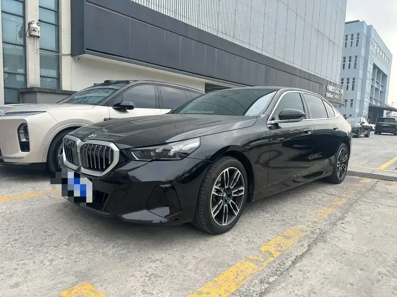 2026 BMW 5 серии с пробегом 4 800 км