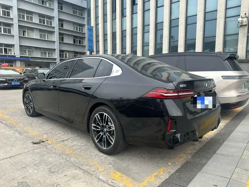 2026 BMW 5 серии с пробегом 4 800 км