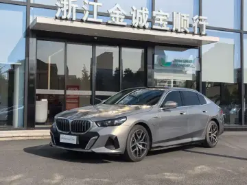 BMW i5