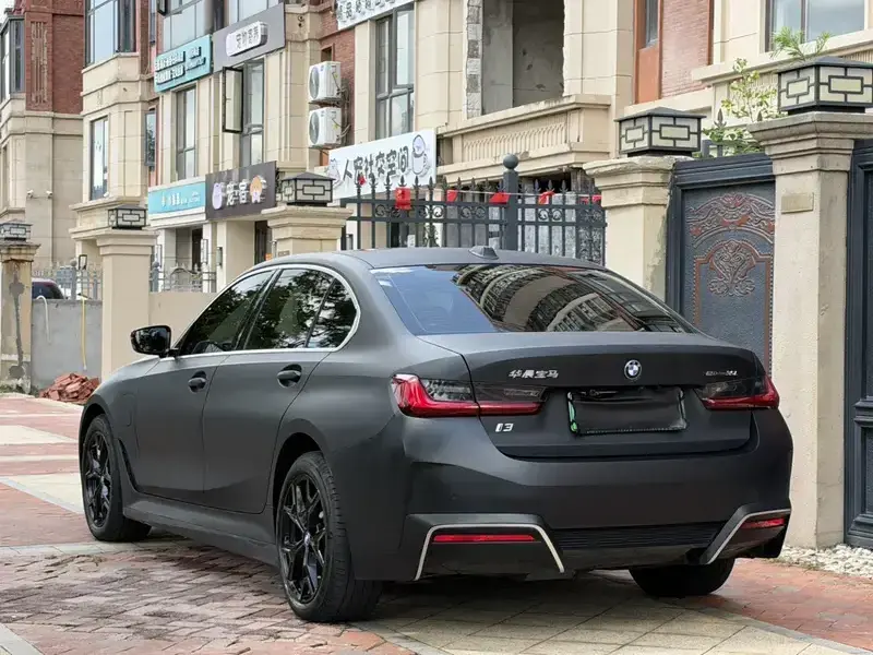 2025 BMW i3 с пробегом 44 000 км