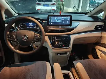 2022 Buick GL8 с пробегом 23 000 км