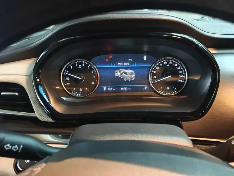2022 Buick GL8 с пробегом 23 000 км