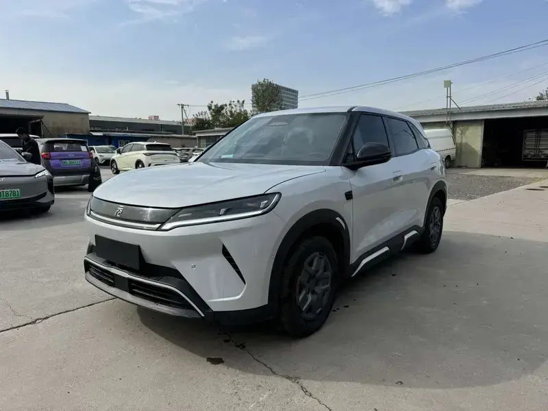 2025 BYD Yuan Up с пробегом 10 000 км