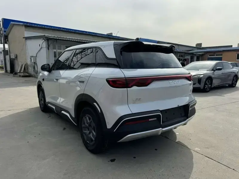 2025 BYD Yuan Up с пробегом 10 000 км