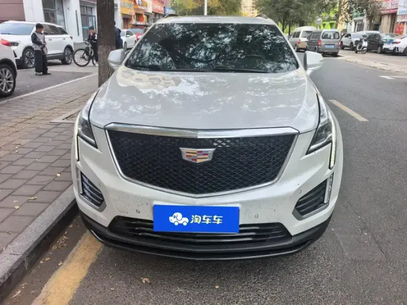 2022 Cadillac XT5 с пробегом 26 000 км