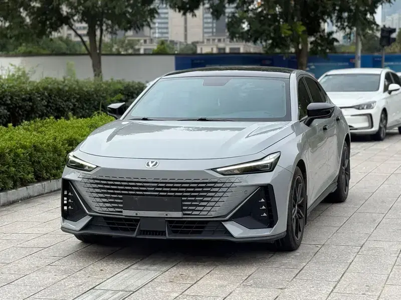 2022 Changan UNI-V с пробегом 44 000 км