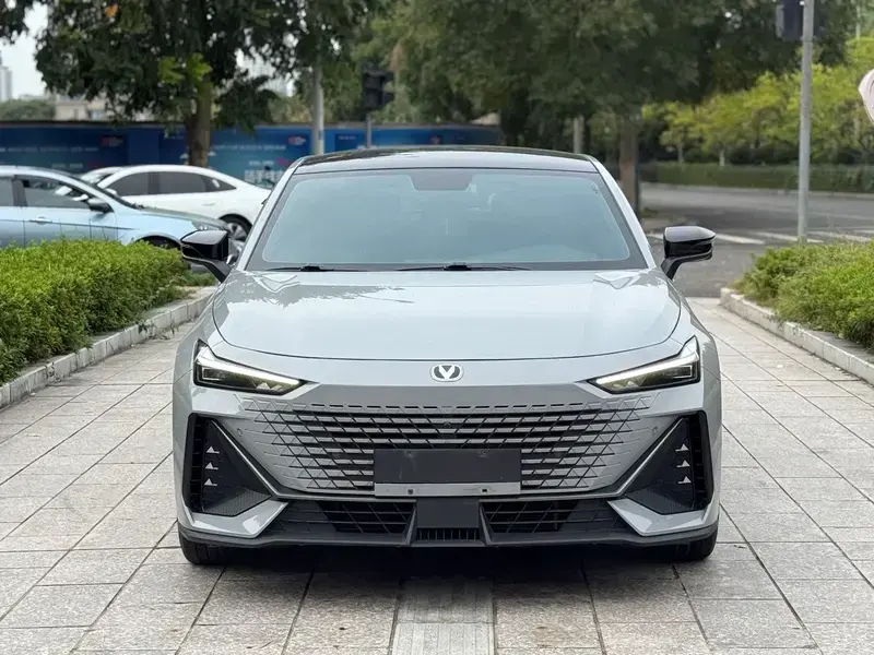 2022 Changan UNI-V с пробегом 44 000 км