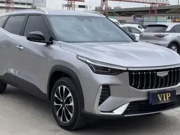 2026 Geely Atlas с пробегом 4 000 км