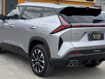 2026 Geely Atlas с пробегом 4 000 км