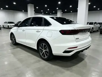 2022 Geely Emgrand с пробегом 31 000 км