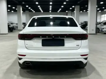 2022 Geely Emgrand с пробегом 31 000 км