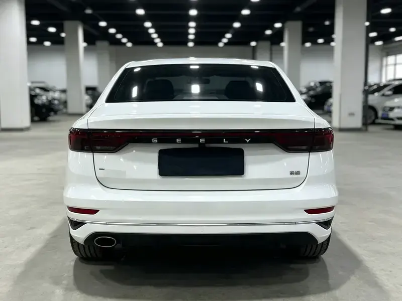 2022 Geely Emgrand с пробегом 31 000 км