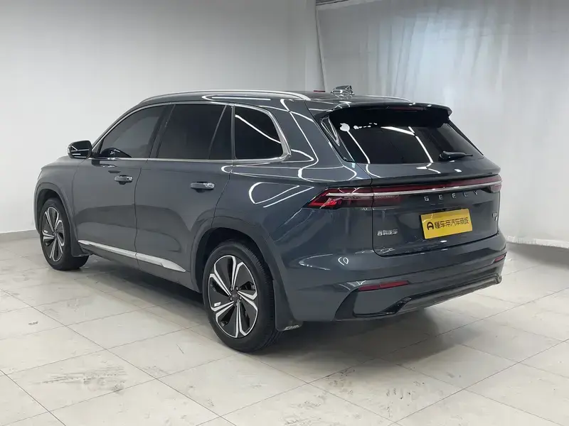 2022 Geely Monjaro с пробегом 60 800 км