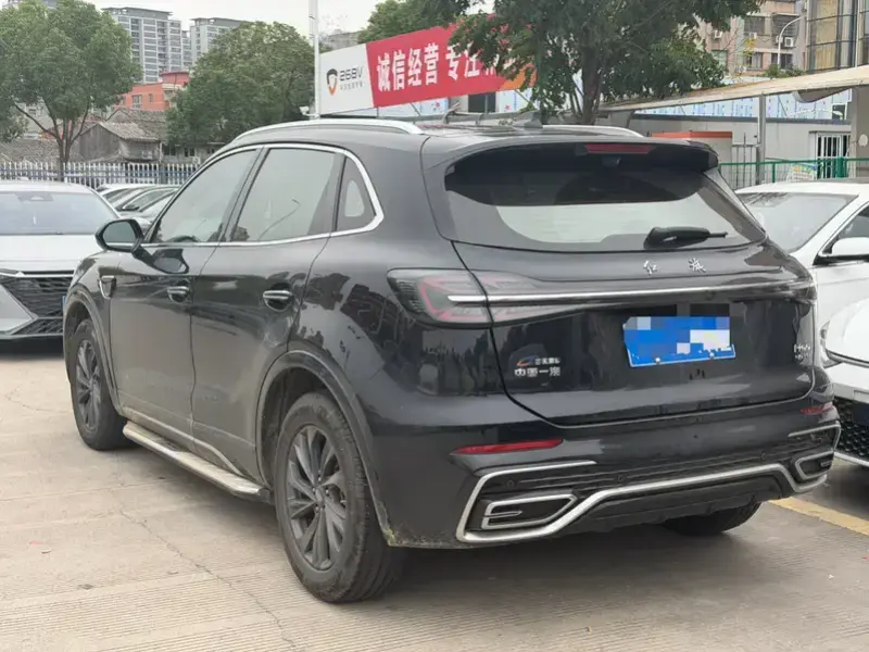 2023 Hongqi HS5 с пробегом 48 000 км
