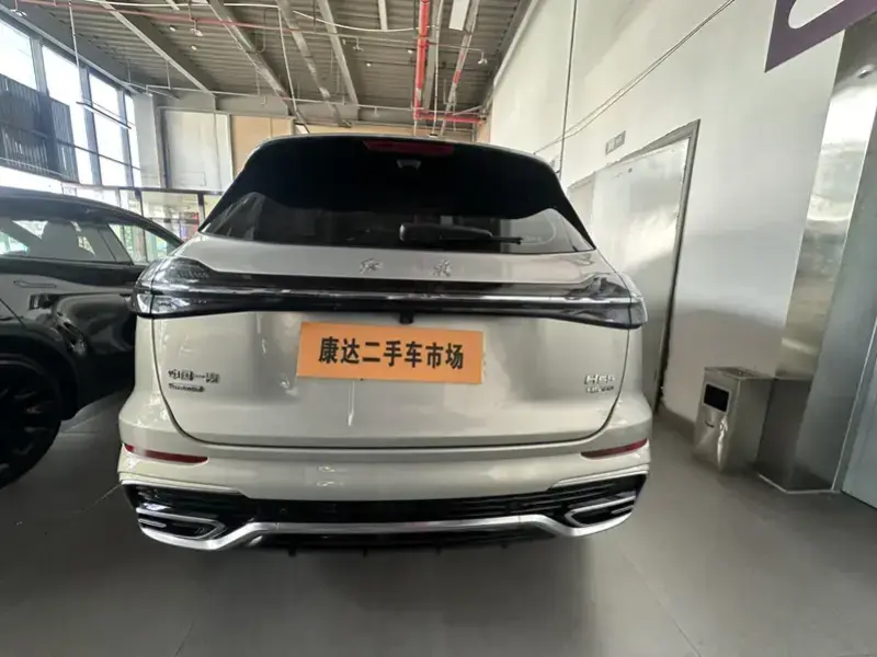 2024 Hongqi HS5 с пробегом 36 400 км