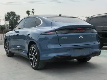2026 IM Motors (Zhiji) LS6 с пробегом 18 000 км