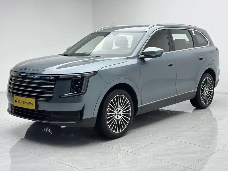 2026 JETOUR X70L с пробегом 9 900 км