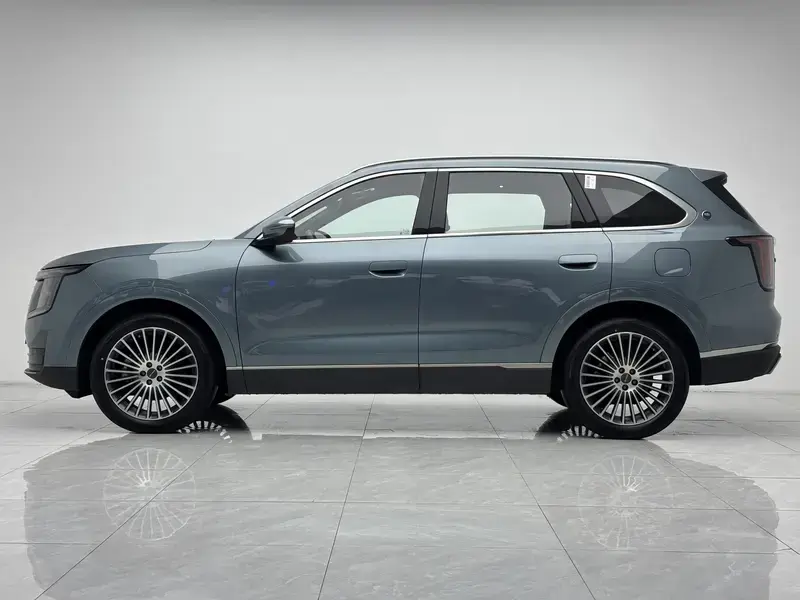 2026 JETOUR X70L с пробегом 9 900 км