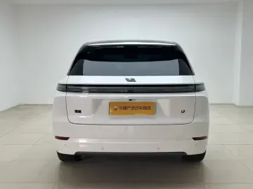 2024 Li Auto (Lixiang) L7 с пробегом 21 000 км