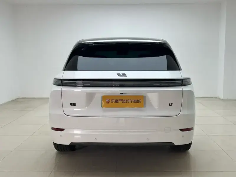 2024 Li Auto (Lixiang) L7 с пробегом 21 000 км