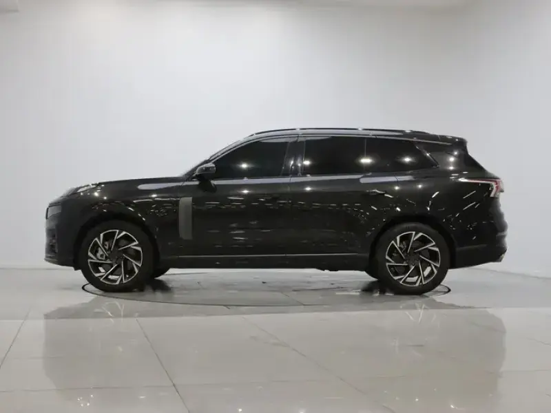 2021 Lynk & Co 09 с пробегом 90 000 км
