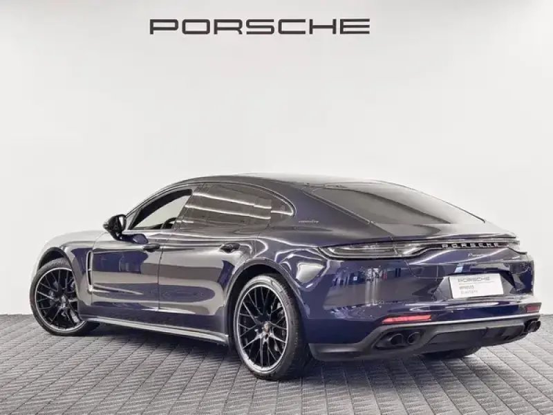 2023 Porsche Panamera с пробегом 55 600 км