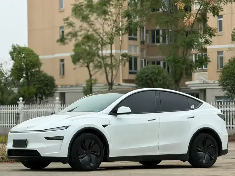 2025 Tesla Model Y с пробегом 50 000 км