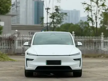 2025 Tesla Model Y с пробегом 50 000 км
