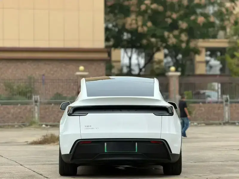 2025 Tesla Model Y с пробегом 50 000 км