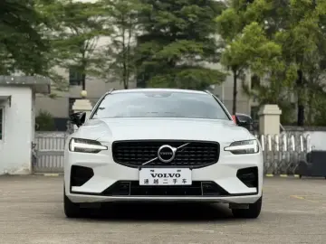 2021 Volvo V60 с пробегом 72 000 км