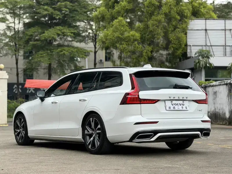 2021 Volvo V60 с пробегом 72 000 км