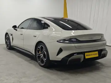 2024 Xiaomi SU7 с пробегом 47 300 км