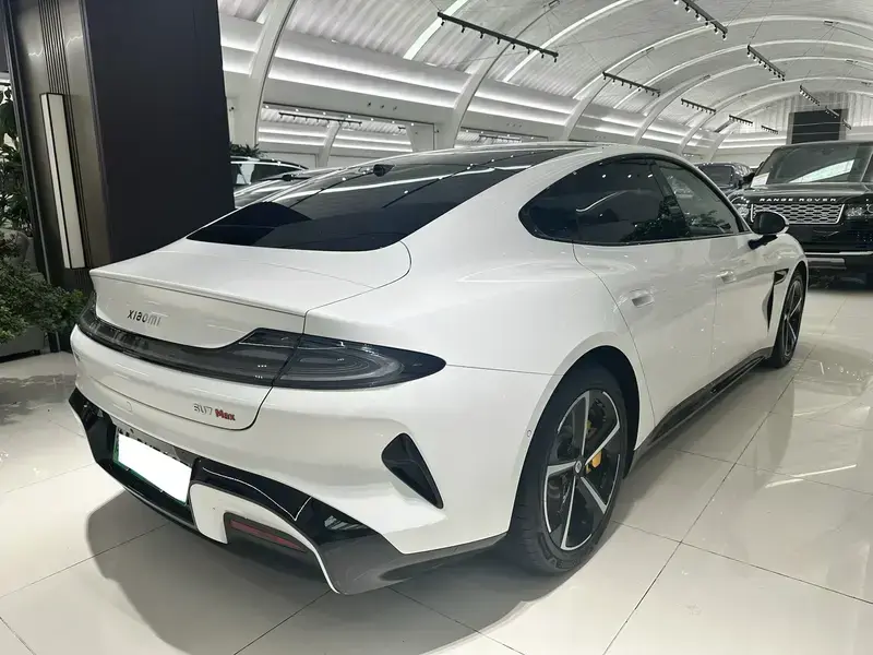 2024 Xiaomi SU7 с пробегом 8 900 км