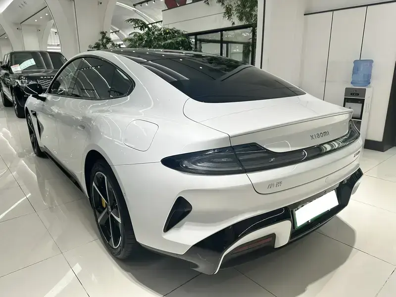 2024 Xiaomi SU7 с пробегом 8 900 км