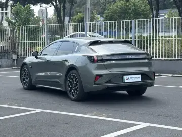 2024 Zeekr 001 с пробегом 38 000 км