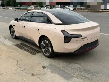 2024 Xpeng Mona M03 с пробегом 15 000 км