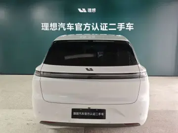 2024 Li Auto (Lixiang) L6 с пробегом 42 000 км