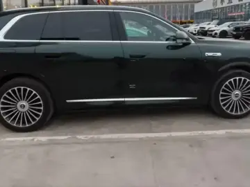 2025 Aito M8 с пробегом 19 000 км