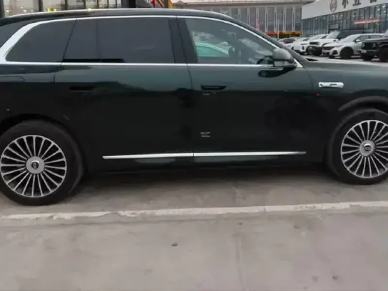 2025 Aito M8 с пробегом 19 000 км