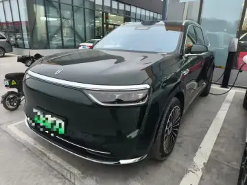 2025 Aito M8 с пробегом 19 000 км