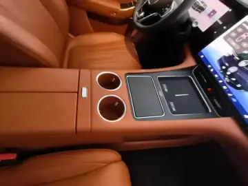 2025 Aito M8 с пробегом 19 000 км