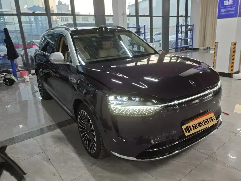 2025 Aito M9 с пробегом 100 км