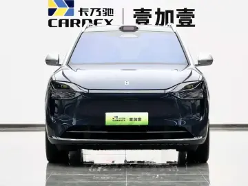 2024 Aito M9 с пробегом 29 300 км