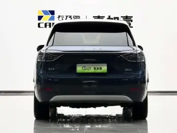 2024 Aito M9 с пробегом 29 300 км