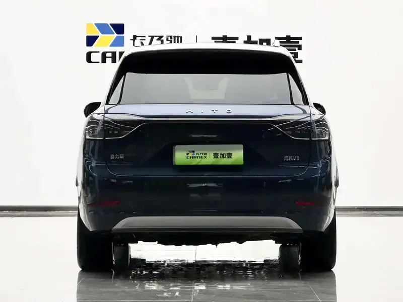 2024 Aito M9 с пробегом 29 300 км