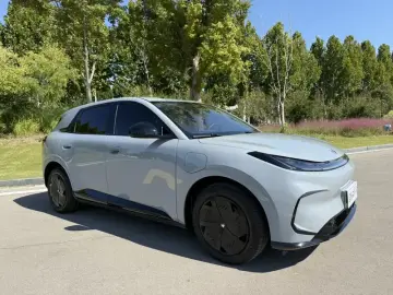 2025 Arcfox T1 с пробегом 20 000 км