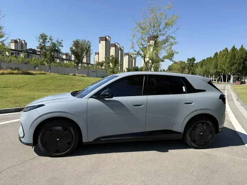 2025 Arcfox T1 с пробегом 20 000 км