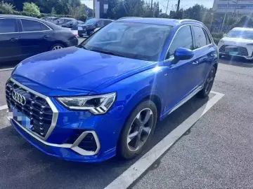 2022 Audi Q3 с пробегом 25 000 км