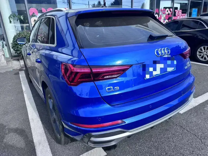 2022 Audi Q3 с пробегом 25 000 км