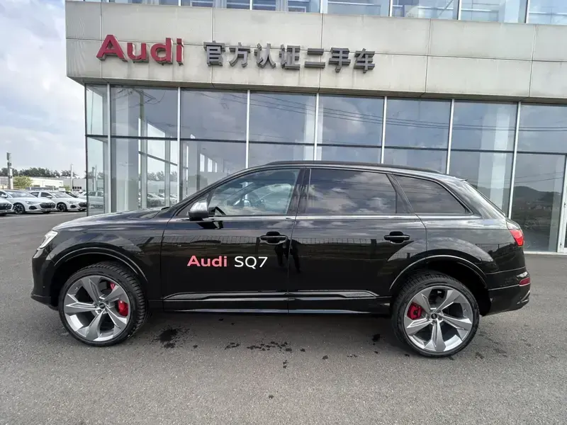 2024 Audi SQ7 с пробегом 1 300 км